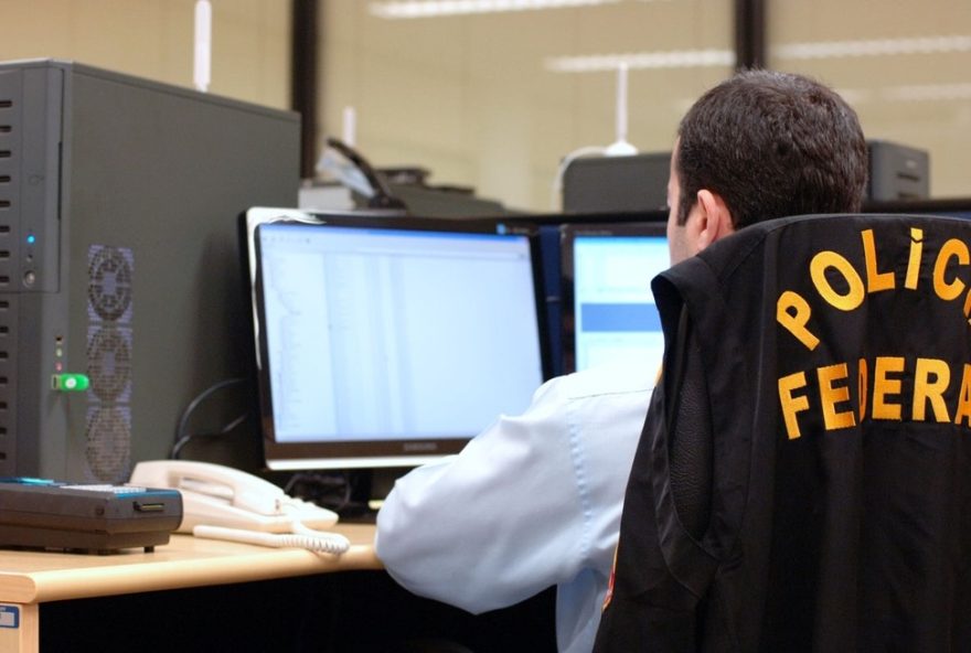 concurso-da-policia-federal3A-vagas-com-salarios-de-ate-r24-11-mil-encerram-inscricoes-nesta-quarta