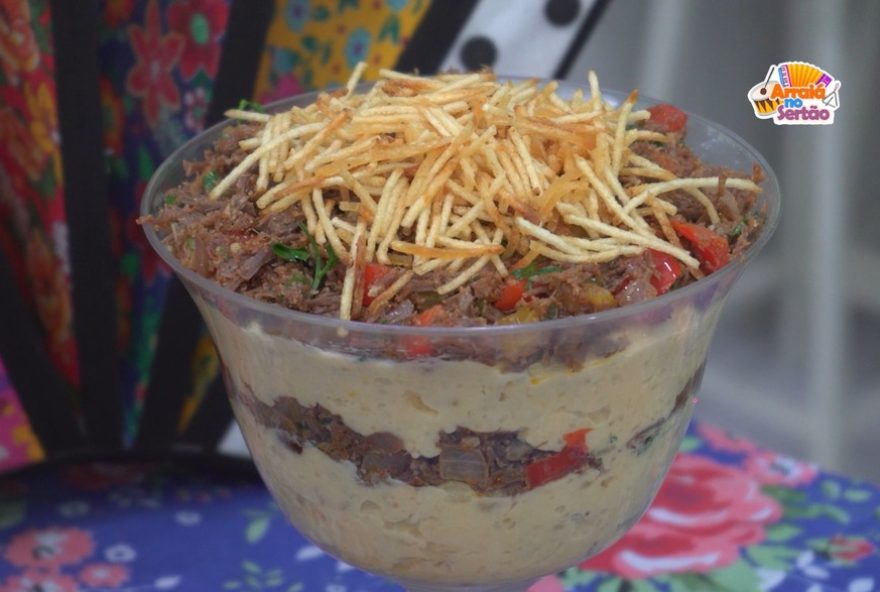 concurso-de-culinaria3A-escondidinho-de-banana-da-terra-com-carne-do-sol-da-ludmilla-de-souza-para-o-tv-grande-rio
