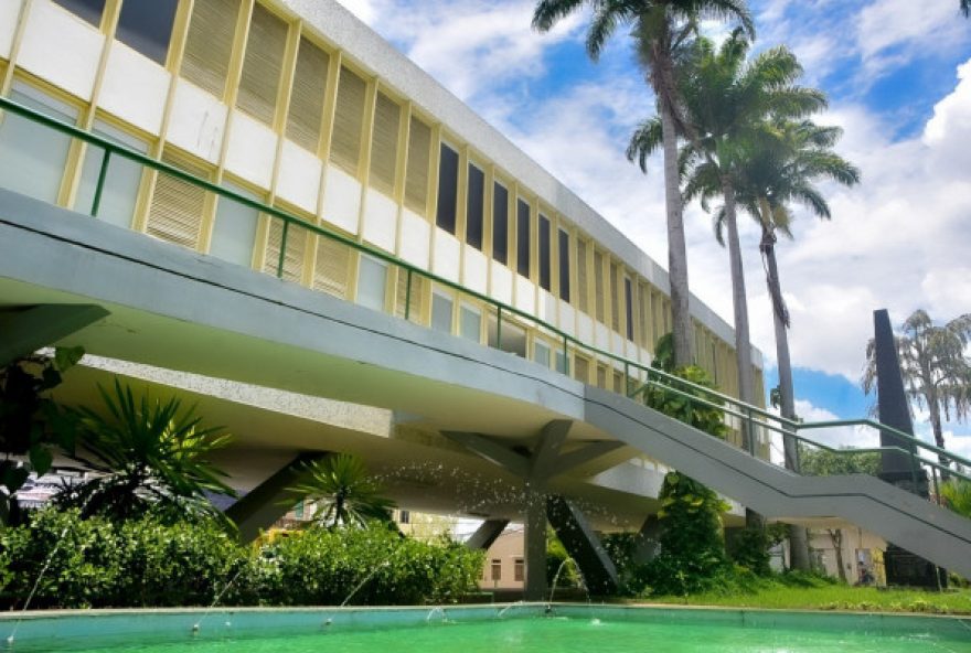 concurso-publico-em-caruaru-oferece-50-vagas-para-assistente-social-e-psicologo