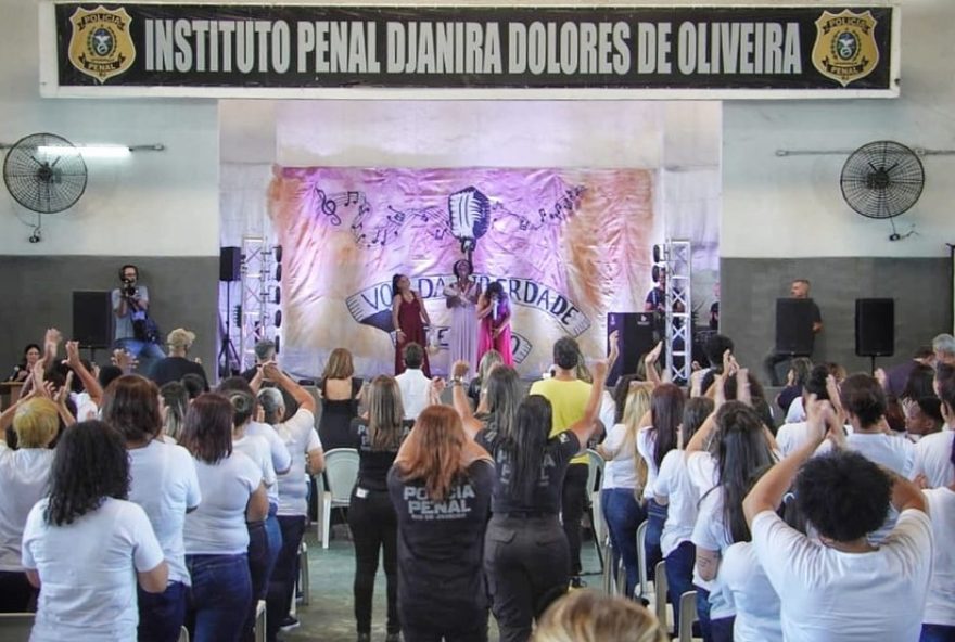 concurso-voz-da-liberdade-premia-mulheres-talentosas-do-sistema-prisional-do-rj