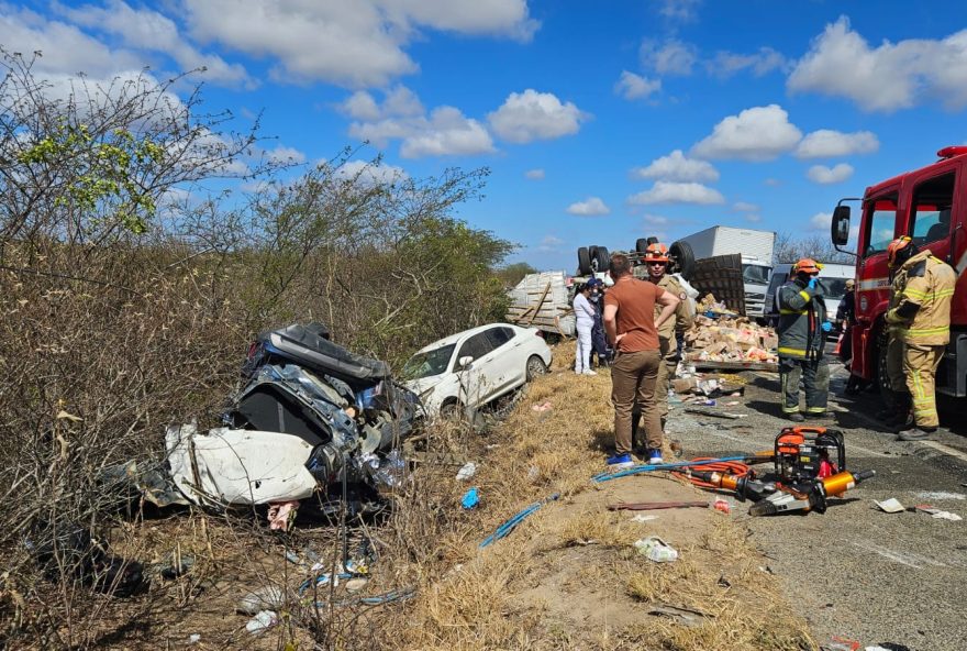 condutor-de-caminhao-indiciado-por-acidente-com-seis-mortos-na-br-2302C-na-paraiba condutor-de-caminhao-indiciado-por-acidente-com-seis-mortos-na-br-2302C-na-paraiba