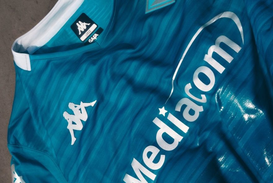 confira-os-novos-uniformes-para-a-temporada-20252F26-do-futebol-europeu3A-real-madrid2C-barcelona2C-arsenal2C-fiorentina-e-mais