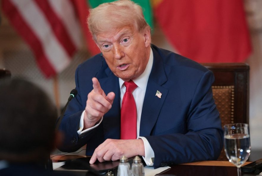 conflito-comercial3A-trump-tumultua-economia-do-brasil2C-inflacao-sobe-e-dolar-dispara