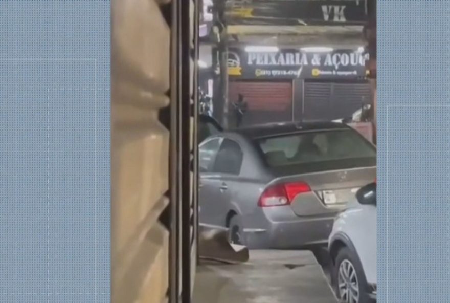 confronto-armado-entre-milicianos-e-traficantes-deixa-moradores-encurralados-na-vila-kennedy2C-zona-oeste-do-rio confronto-armado-entre-milicianos-e-traficantes-deixa-moradores-encurralados-na-vila-kennedy2C-zona-oeste-do-rio