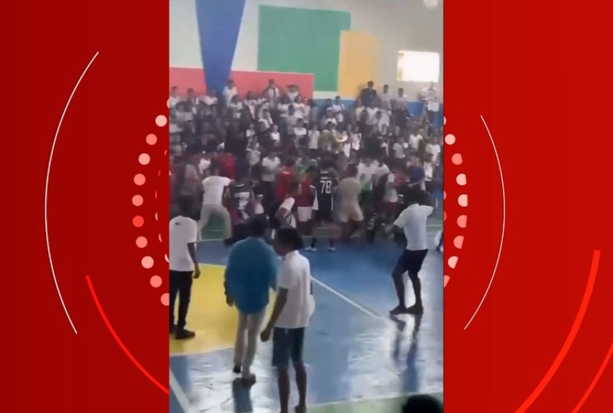confusao-nos-jogos-escolares-de-pinheiro3A-briga-generalizada-causa-revolta-nas-autoridades-e-medidas-sao-adotadas-para-evitar-novos-incidentes