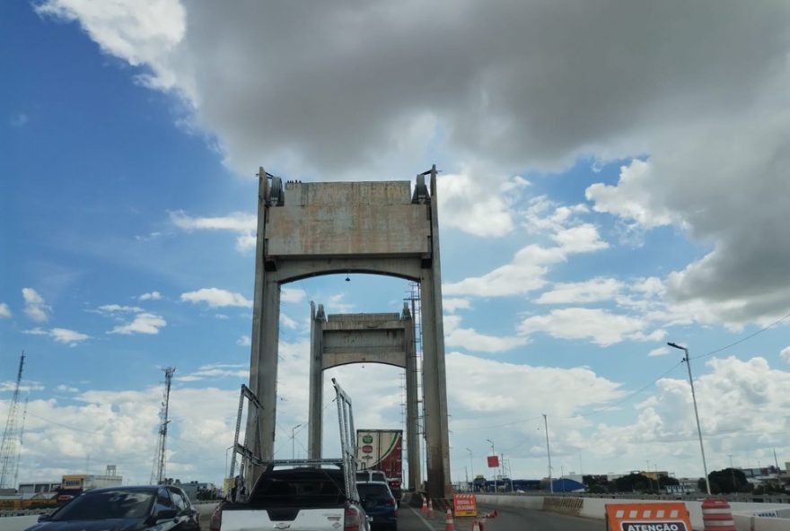 congestionamento-na-ponte-presidente-dutra-afeta-trafego-em-petrolina2C-com-interdicao-na-rampa-de-descida