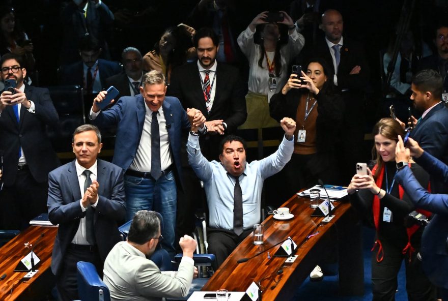 congresistas-brasilenos-aprueban-rebajar-penas-de-bolsonaro-y-golpistas congresistas-brasilenos-aprueban-rebajar-penas-de-bolsonaro-y-golpistas
