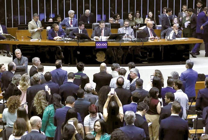 congresso-rejeita-52-vetos-de-lula-ao-pl-do-licenciamento-ambiental congresso-rejeita-52-vetos-de-lula-ao-pl-do-licenciamento-ambiental