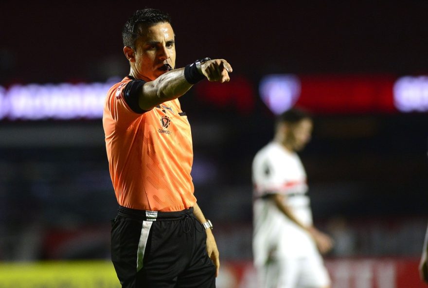 conmebol-define-piero-maza-da-arbitragem-para-estudiantes-x-flamengo-rugby-melhores-momentos-da-libertadores