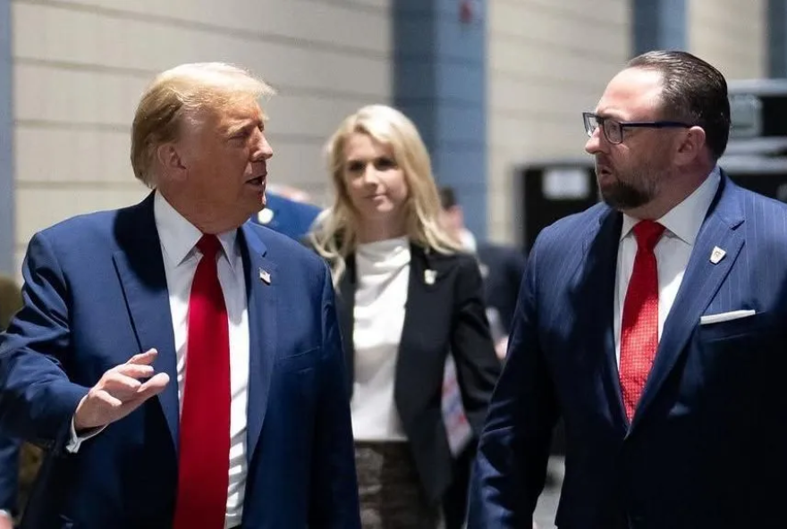 conselheiro-de-trump-ataca-moraes-durante-julgamento-no-stf