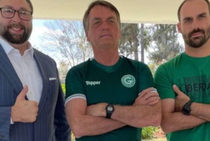 conselheiro-de-trump-promete-continuar-agindo-contra-decisao-do-stf
