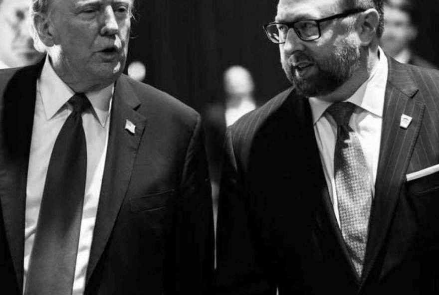 conselheiro-de-trump-promete-lutar-ate-bolsonaro-ser-absolvido