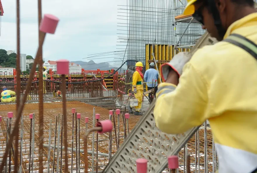 construcao_civil_obras_canteiro_de_obras_construcao_trabalhadores190220142534_0