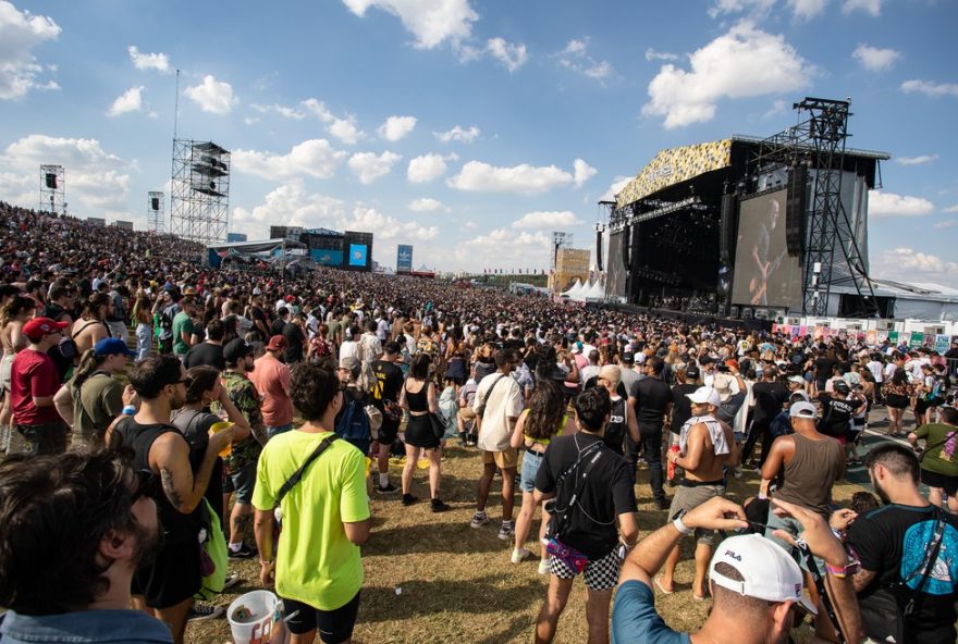 consumidora-do-sul-de-minas-e-indenizada-por-mudancas-no-lollapalooza-2023