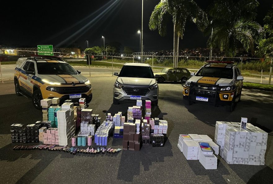 contrabando-na-mg-0503A-homens-sao-presos-com-celulares2C-perfumes-e-cremes-sem-nota-fiscal