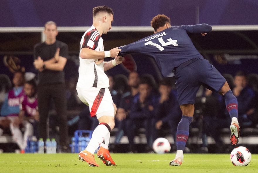 conversa-de-filipe-luis-e-leo-ortiz-viraliza-antes-de-penaltis-na-final-da-copa-intercontinental3A-zagueiro-se-defende-das-criticas-na-internet conversa-de-filipe-luis-e-leo-ortiz-viraliza-antes-de-penaltis-na-final-da-copa-intercontinental3A-zagueiro-se-defende-das-criticas-na-internet