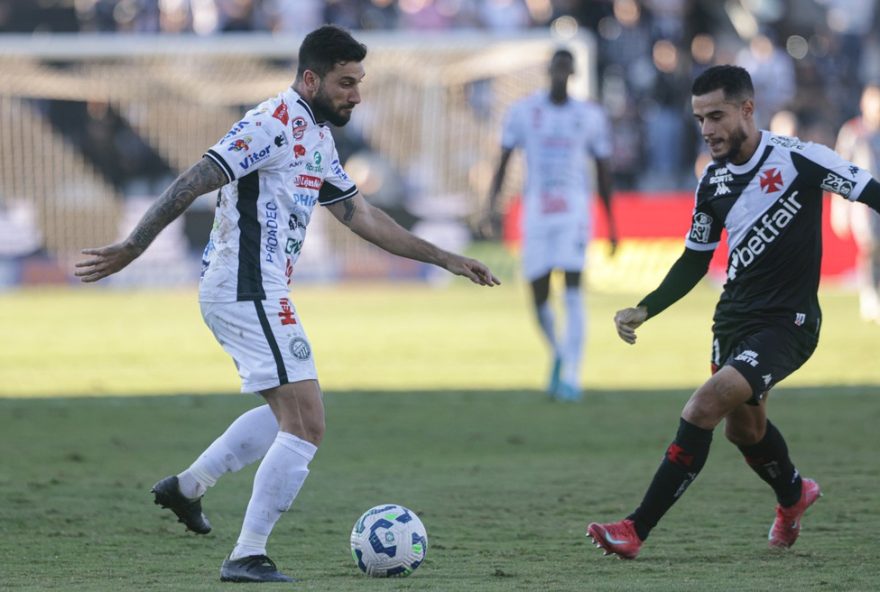 PR - PONTA GROSSA - 01/05/2025 - COPA DO BRASIL 2025, OPERARIO X VASCO - Boschilia jogador do Operario durante partida contra o Vasco no estadio Germano Kruger pelo campeonato Copa Do Brasil 2025. Foto: Joao Vitor Rezende Borba/AGIF