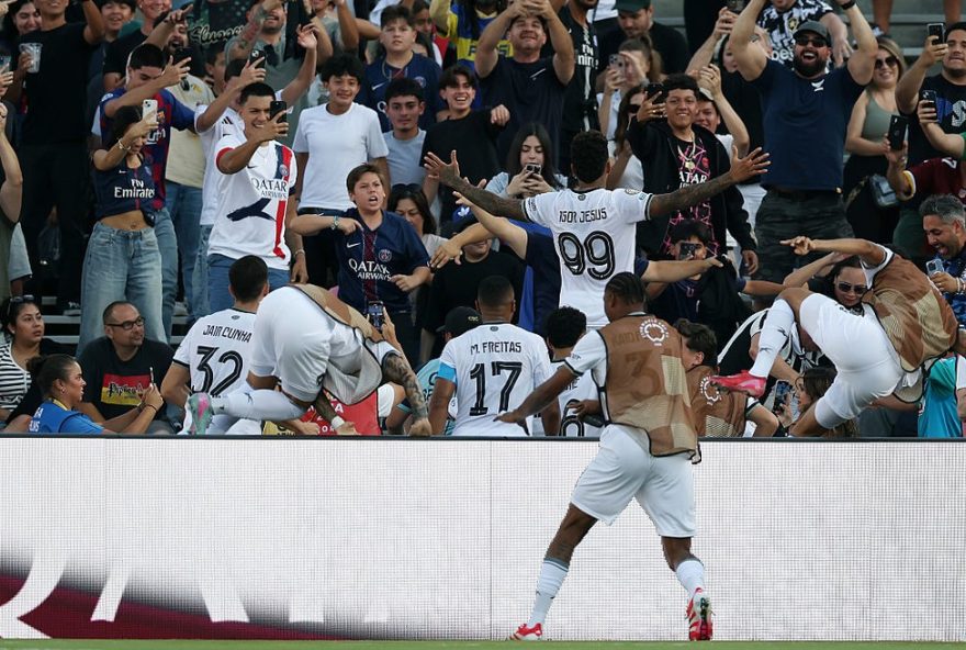 copa-do-mundo-de-clubes3A-botafogo-surpreende-e-derrota-psg2C-gerando-repercussao-nas-redes-sociais.-novidades-no-elenco-animam-a-torcida