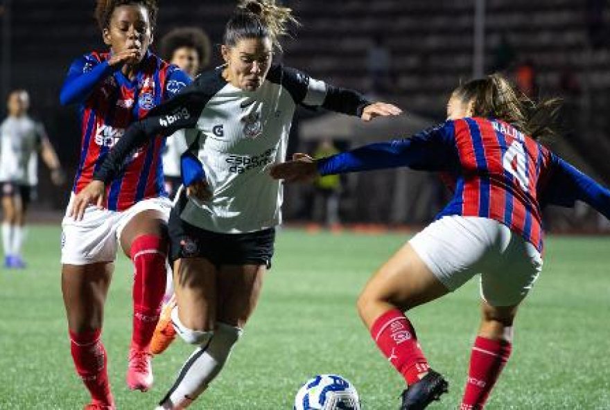 corinthians-avanca-a-semifinal-ao-vencer-bahia-no-pacaembu