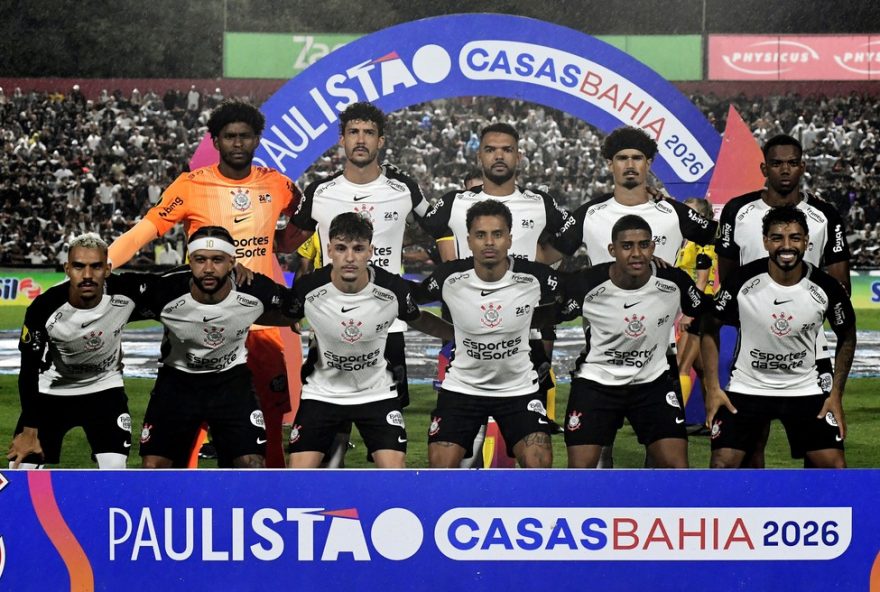 corinthians-avanca-as-semifinais-do-paulistao-com-atuacoes-decisivas-de-hugo-souza-e-vitinho corinthians-avanca-as-semifinais-do-paulistao-com-atuacoes-decisivas-de-hugo-souza-e-vitinho