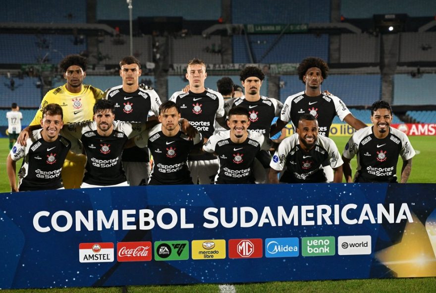 corinthians-avanca-na-sul-americana-mesmo-com-derrota3B-confira-cenarios