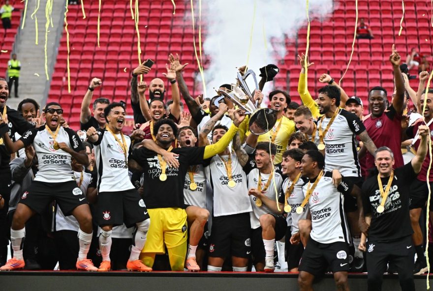 corinthians-conquista-14o-titulo-nacional-com-vitoria-sobre-o-flamengo3A-analise-dos-grandes-vencedores-do-futebol-brasileiro corinthians-conquista-14o-titulo-nacional-com-vitoria-sobre-o-flamengo3A-analise-dos-grandes-vencedores-do-futebol-brasileiro