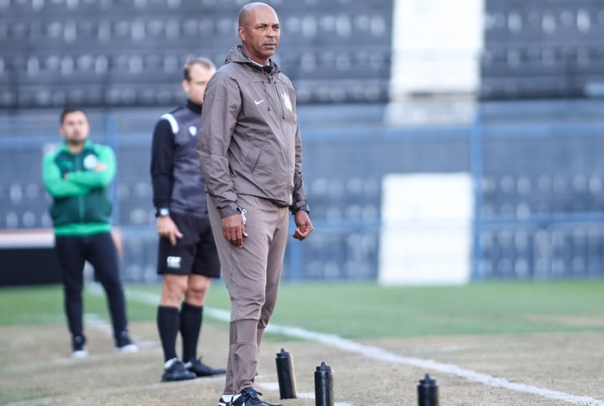 corinthians-demite-tecnico-do-sub-20-apos-campanha-fraca-no-brasileirao