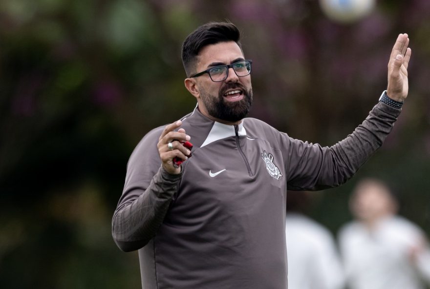 corinthians-demite-treinador-sub-17-por-maus-resultados3A-clube-busca-substituto corinthians-demite-treinador-sub-17-por-maus-resultados3A-clube-busca-substituto