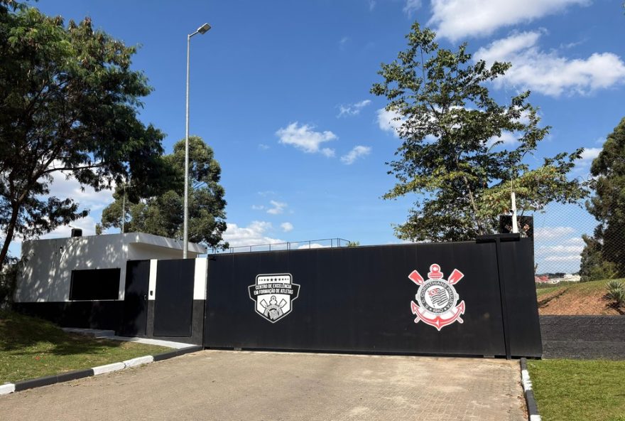 corinthians-dispensa-garotos-das-categorias-sub-12-e-sub-13-em-reformulacao-da-base.-acompanhe-as-mudancas-no-time-de-parque-sao-jorge