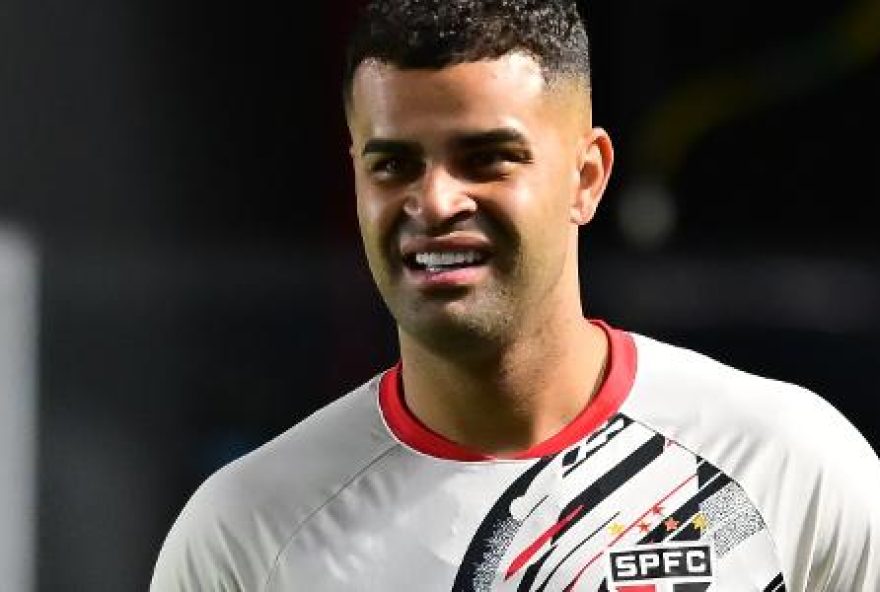 corinthians-enfrenta-dificuldades-financeiras-e-adia-acerto-com-sao-paulo-por-alisson corinthians-enfrenta-dificuldades-financeiras-e-adia-acerto-com-sao-paulo-por-alisson
