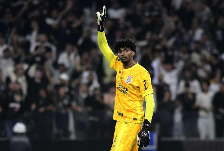 corinthians-fecha-parceria-com-esportes-da-sorte-para-garantir-pagamento-do-goleiro-hugo-souza-a-vista-e-assegurar-sua-permanencia-no-clube