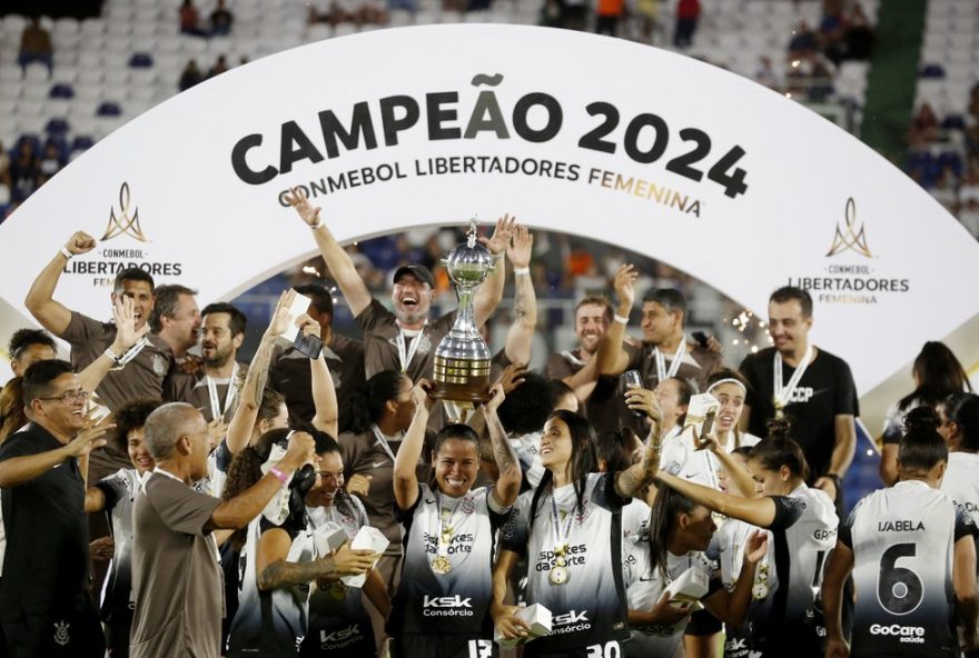 corinthians-feminino-paga-parcela-da-premiacao-da-libertadores-20242C-mas-atrasa-outra-parcela