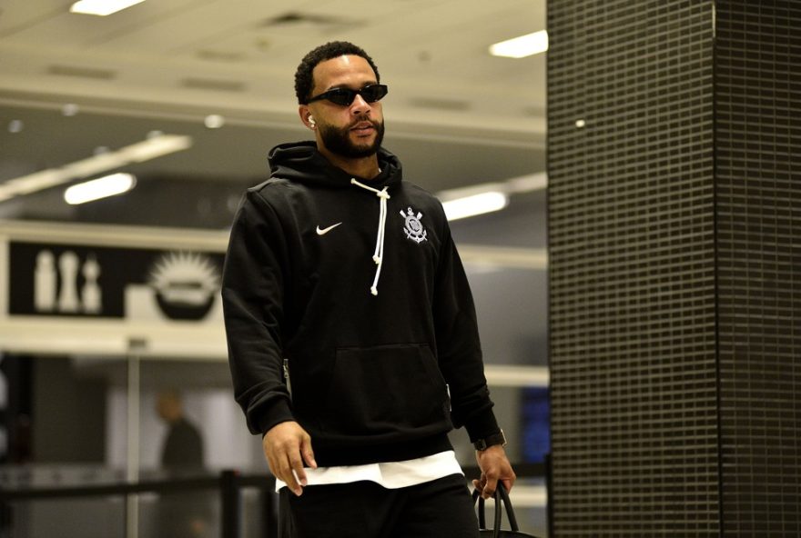 corinthians-firma-acordo-para-pagamento-de-bonificacao-atrasada-ao-memphis-depay3A-detalhes-e-analise-por-ge