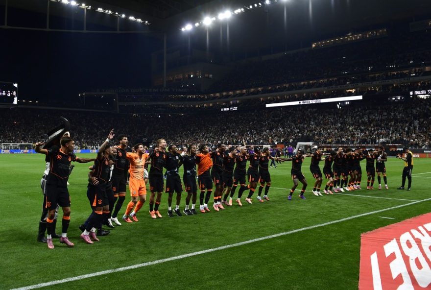 corinthians-garante-r24-33-milhoes-e-pode-chegar-a-r24-97-milhoes-com-final-da-copa-do-brasil corinthians-garante-r24-33-milhoes-e-pode-chegar-a-r24-97-milhoes-com-final-da-copa-do-brasil