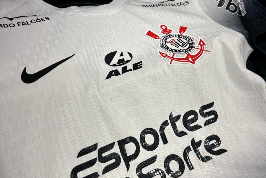 corinthians-notifica-patrocinadora-sobre-aumento-de-valor-do-patrocinio-master-para-dobrar-receita-anual