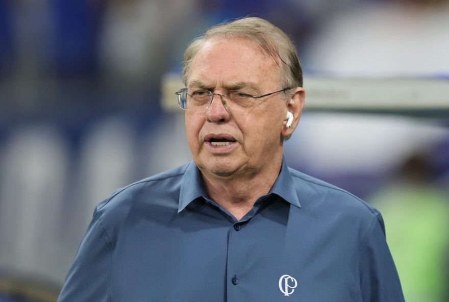 MG - BELO HORIZONTE - 23/11/2025 - BRASILEIRO A 2025, CRUZEIRO X CORINTHIANS - Osmar Stabile Presidente do Corinthians durante partida contra o Cruzeiro no estadio Mineirao pelo campeonato Brasileiro A 2025. Foto: Gilson Lobo/AGIF