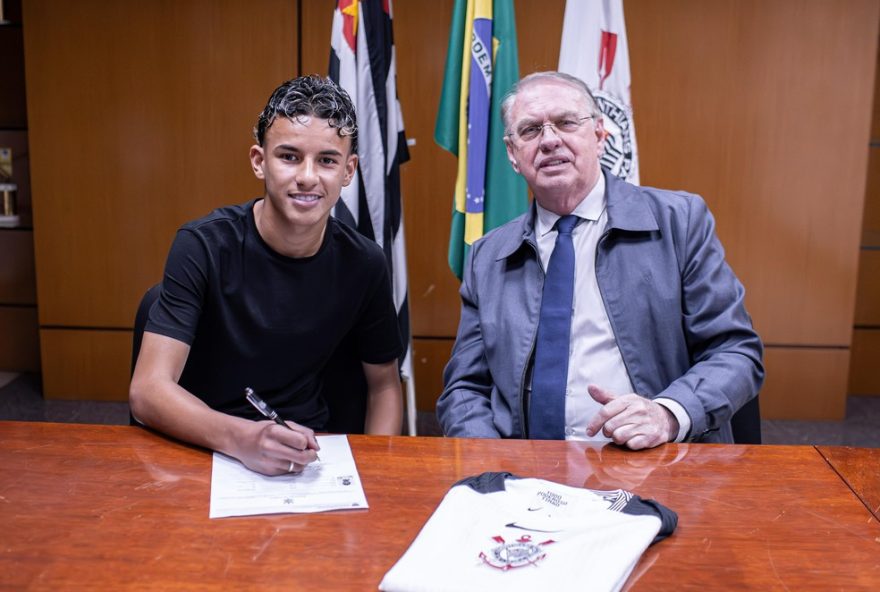 corinthians-renova-contrato-com-gui-amorim-apos-transferencia-de-kaue-furquim3A-estrategia-para-proteger-promessas-da-base