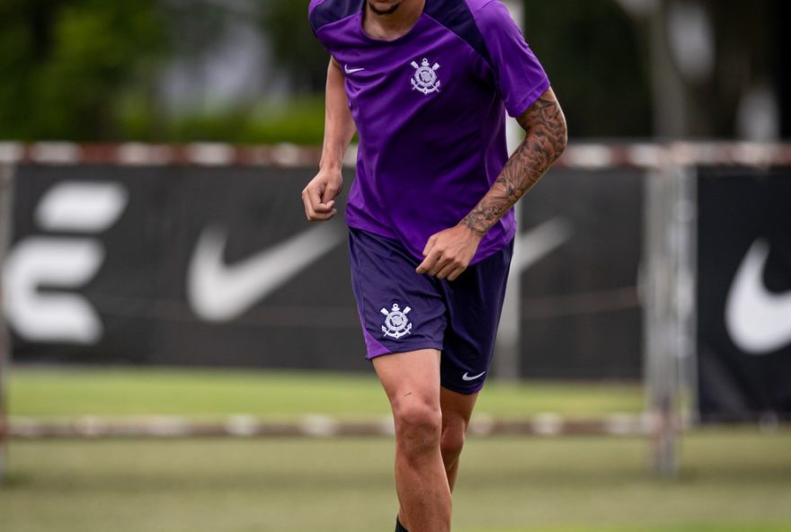 corinthians-se-prepara-para-o-classico-contra-o-sao-paulo-no-morumbi3A-escalacao-ainda-e-incognita