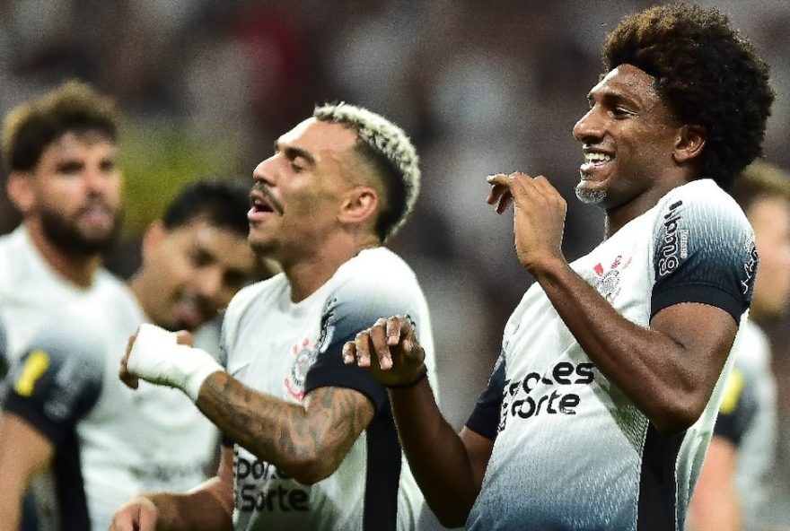 corinthians-vence-o-velo-clube-e-assume-lideranca-de-chave-no-paulistao