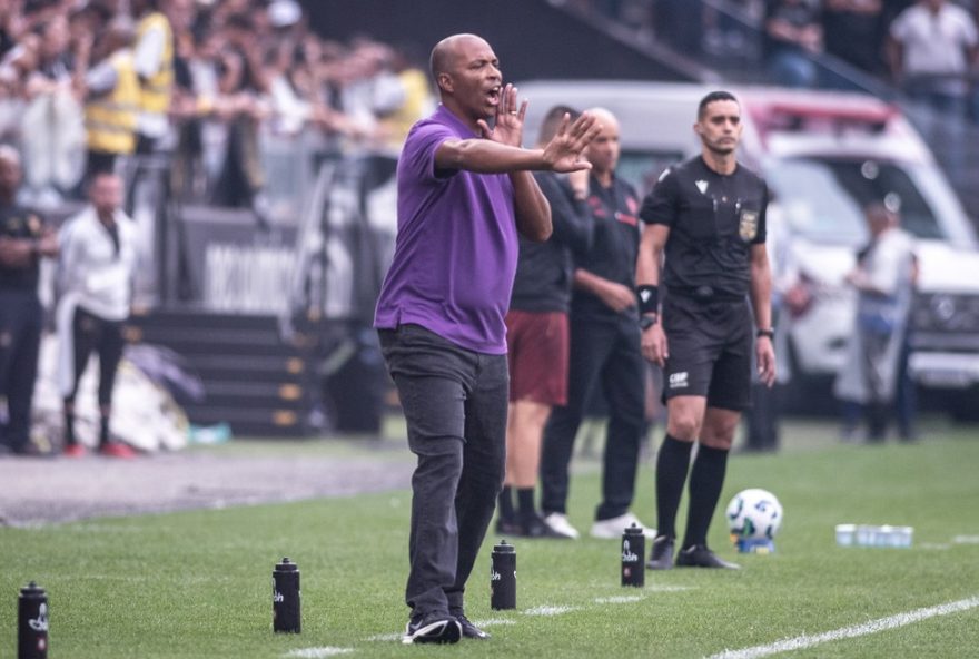 corinthians-vence-sport-com-simplicidade3A-22nao-encontrei-terra-arrasada222C-diz-orlando-ribeiro