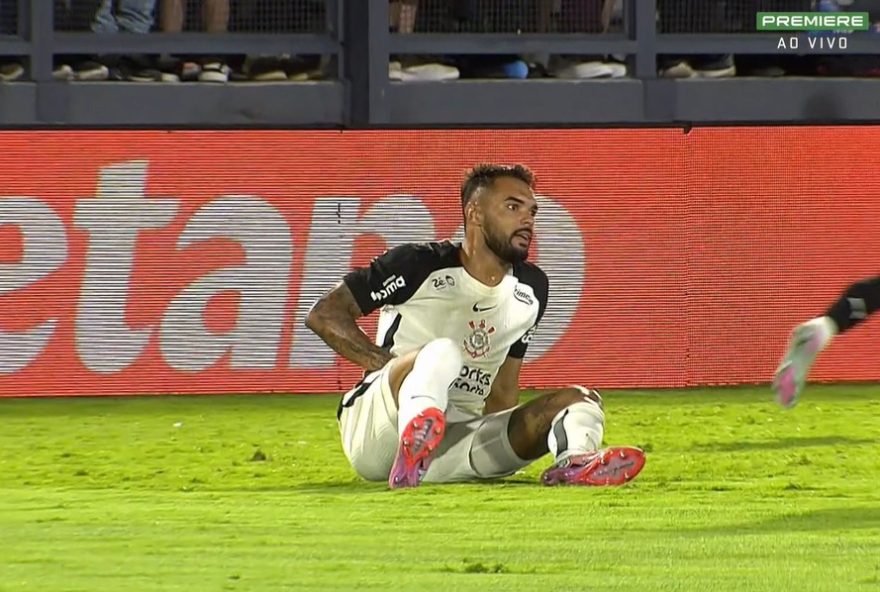 corinthians-x-bragantino3A-raniele-sente-a-virilha-e-e-substituido-resumo-da-32a-rodada-do-brasileirao