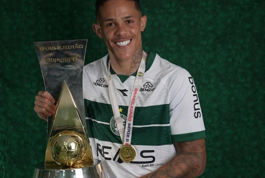 coritiba-garante-volante-wallisson-ate-2028-e-reforca-time-para-a-proxima-temporada