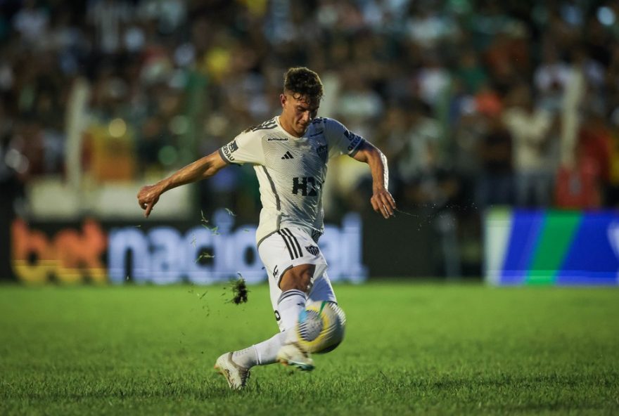 coritiba-pode-cobrar-atletico-mg-por-divida-de-r247-milhoes.-ceo-promete-postura-incisiva-e-critica-cnrd-em-entrevista-a-radio-transamerica.-exposicao-celebra-40-anos-do-titulo-brasileiro