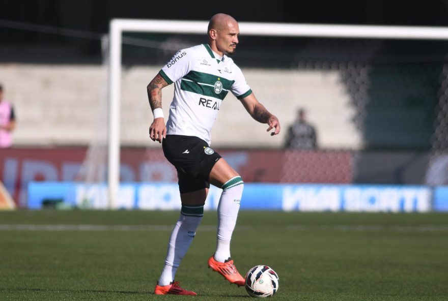 coritiba2C-lider-da-serie-b2C-se-prepara-para-confronto-decisivo-contra-o-goias