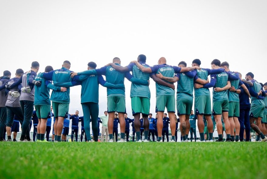 coritiba3A-lider-da-serie-b2C-mudancas-constantes-na-escalacao-rumo-ao-acesso