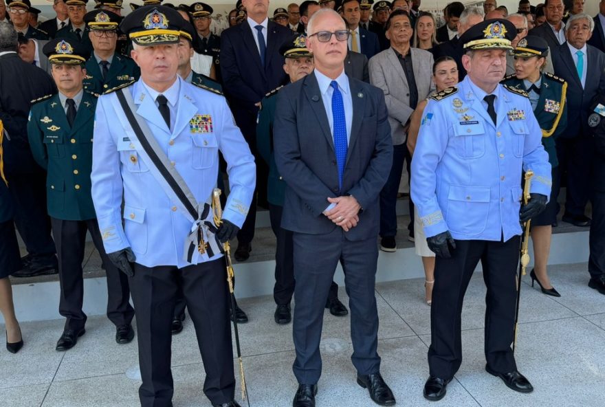coronel-sylvio-ricardo-ciuffo-guerra-toma-posse-como-secretario-da-pm-no-rj coronel-sylvio-ricardo-ciuffo-guerra-toma-posse-como-secretario-da-pm-no-rj