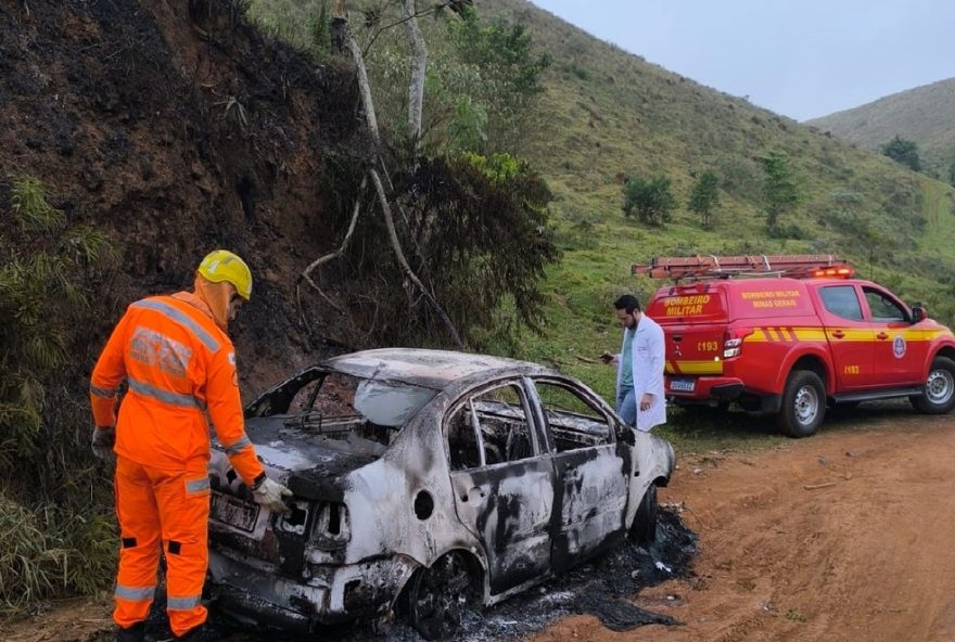 corpo-carbonizado-e-encontrado-em-carro-incendiado3A-diario-do-estado-aguarda-novas-atualizacoes-sobre-o-caso-em-juiz-de-fora