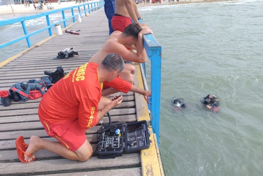 corpo-de-adolescente-desaparecido-em-canasvieiras-e-encontrado-na-cachoeira-do-bom-jesus3A-alerta-para-seguranca-nas-praias-de-florianopolis