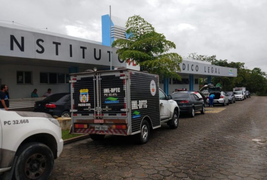 corpo-de-homem-e-encontrado-em-calcada-no-centro-de-manaus3A-policia-investiga-caso