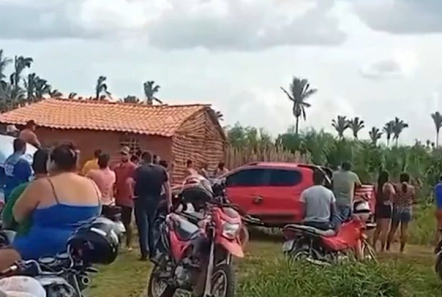 corpo-de-homem-encontrado-em-cova-rasa-em-vitorino-freire3A-investigacoes-em-andamento corpo-de-homem-encontrado-em-cova-rasa-em-vitorino-freire3A-investigacoes-em-andamento